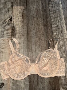 Victoria's Secret Sheer Lace Underwire Bra in Light Nude- size 42D
